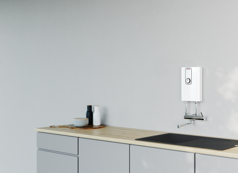 Elektronisch geregelter Kompakt-Durchlauferhitzer mit Einhebel-Wandarmatur DCE 11/13 H + MEKD